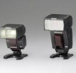 Kabellose RC-Blitzgeräte: Olympus FL-50R und FL-36R