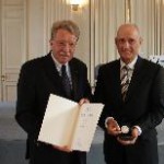 Fujitsu Siemens Computers wird die Bayrische Staatsmedaille für Verdienste um Umwelt 2007 verliehen