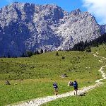 Erholung beim Gehen – Kraft tanken beim Wanderurlaub in der Tiroler Silberregion Karwendel