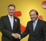 Spaniens König Juan Carlos I. zeichnet TUI Vorstandschef Frenzel aus