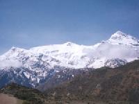 Per Hubschrauber in den Himalaya – Wellness auf höchstem Niveau