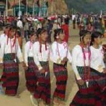 Engster Kontakt mit der Urbevölkerung im Norden Myanmars