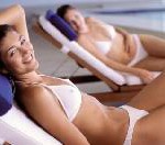 Ungetrübtes Badevergnügen / Gynofit: Schnelle Hilfe bei vaginalen Infektionen