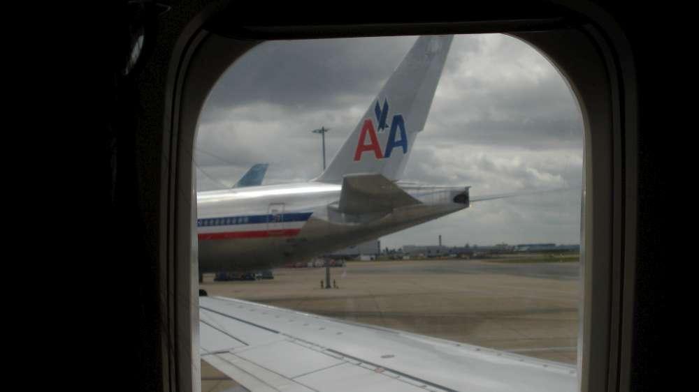 Weniger Komfort bei American Airlines: Decken ab 1. Mai nur noch gegen Gebühr
