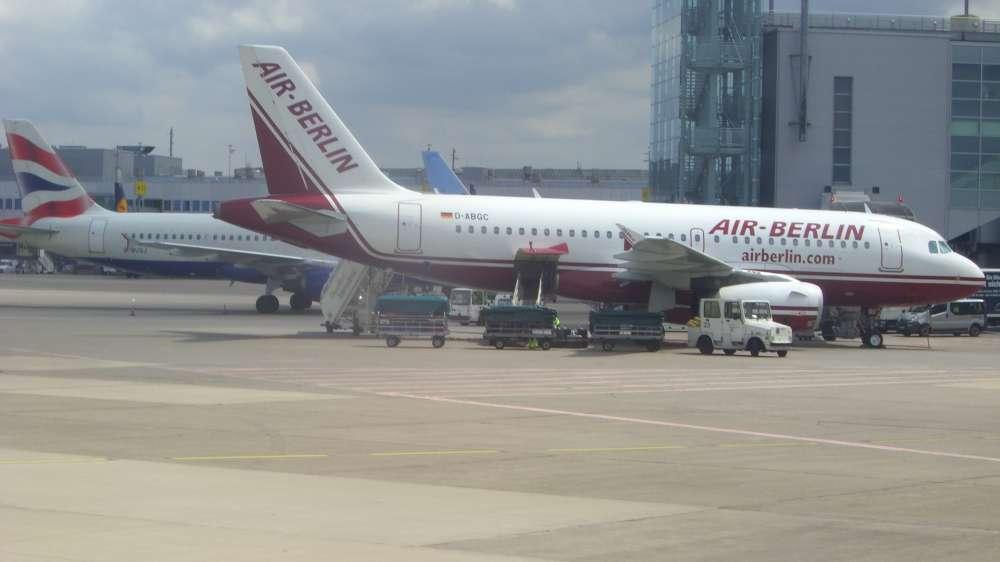 Air Berlin accepts invitation to join oneworld