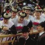 Oberbayerns Herbst-Brauchtum: Menschen, Tiere, Trachten – die Leonhardiritte