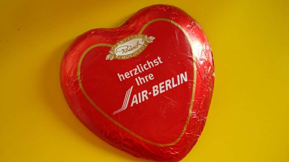 „Mit Herzen Gutes tun“ – mit den Air Berlin Schokoherzen