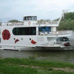 A-ROSA Flussschiff GmbH übernimmt neuntes Flusskreuzfahrtschiff von Neptun Werft in Warnemünde. Taufe der A-ROSA BRAVA am 01. April in Frankfurt am Main