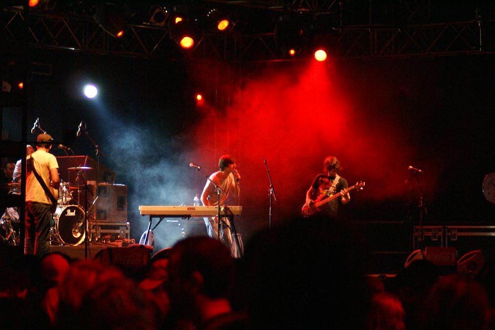Sonnige Ostern für Düsseldorfer Popband Swave: Newcomer Band freut sich auf „Tontalente“ zum ESC