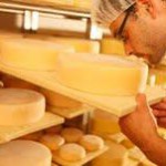Zu Gast auf Südtiroler Bergbauernhöfen: Naturreine Milchprodukte von „Roter Hahn“