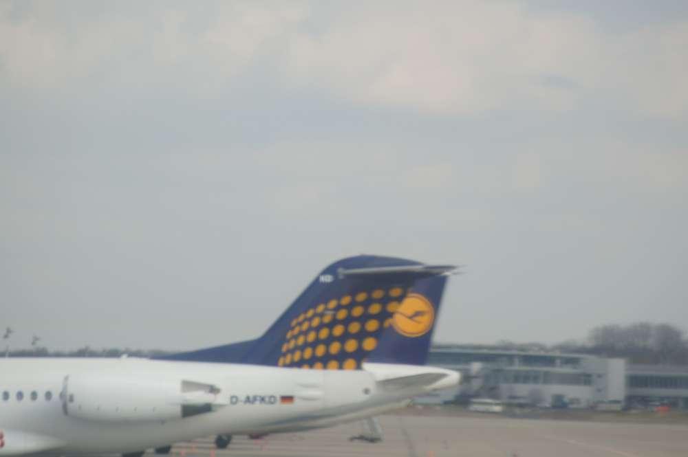 Lufthansa Konzern schreibt operativen Verlust von 381 Millionen Euro im ersten Quartal 2012