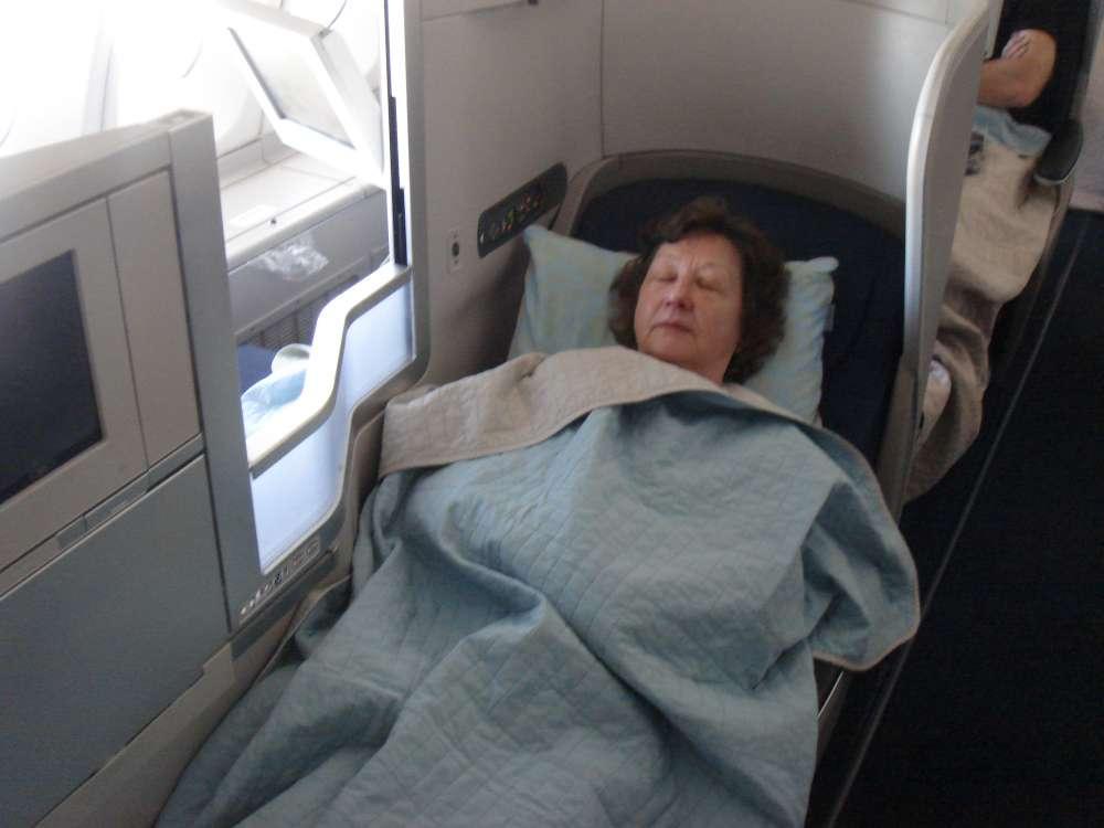 In die Tauchkammer: Für einen besseren Schlaf bei Langstreckenflügen
