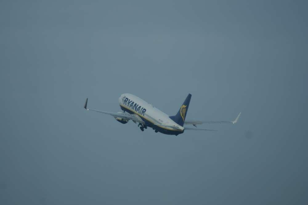 Ryanair vermeldet Passagierzuwachs am Flughafen Düsseldorf-Weeze* für Sommermonate 2013