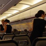Airbus A 320: Komy entwirft neuen Spiegel für Gepäckablagefächer in Flugzeugen