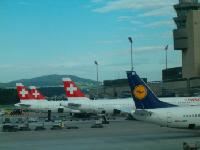 Flughafen Zürich ist drittbester Flughafen weltweit und bester in Europa