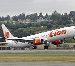 Boeing Delivers First 737-900ER in Lion Air Livery