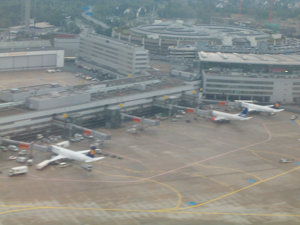 Airports - Düsseldorf, Deutschland, Foto: ©Carstino Delmonte (2006)