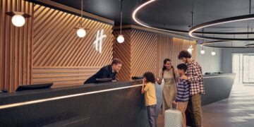 Holiday Inn startet Kinder-Aktion in den Herbstferien – Umfrage zu Familienurlaub wirft Fragen auf